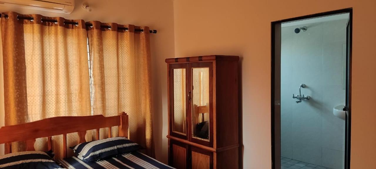 Esha Apartment Calangute Luaran gambar